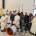 Comunidad educativa del Colegio Santa María de Cervellón junto al juego de batería entregado por CENPA en el Día de las Religiosas